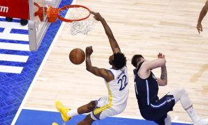 wiggins enterrada impressionante doncic