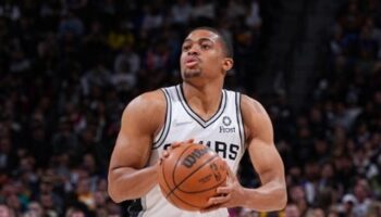 Keldon Johnson extensão Spurs