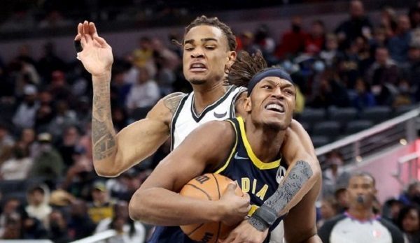 opções trocas Myles Turner