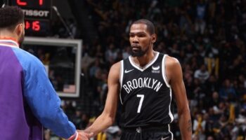 troca Kevin Durant Simmons