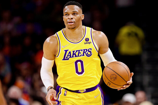 Lakers afastar Russell Westbrook