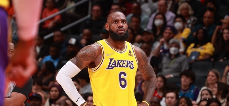 LeBron James extensão Lakers