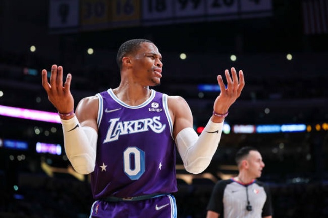 Lakers negociar Russell Westbrook