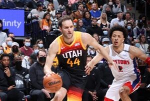 Jazz troca Bogdanovic Pistons