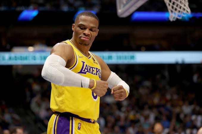 russell westbrook trocado lakers