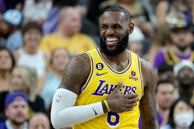 jogadores bem pagos NBA