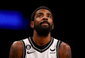 kyrie irving lakers jogar