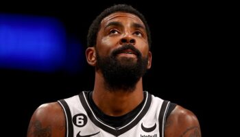 kyrie irving lakers jogar