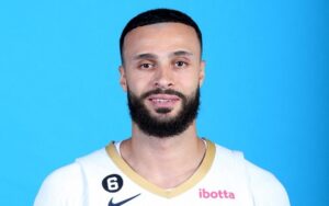 Larry Nance extensão Pelicans