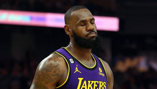 lebron elenco lakers estreia