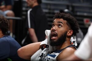 karl-anthony towns posição