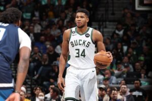 Giannis Antetokounmpo Bucks invicto