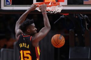 Clippers troca Clint Capela