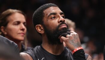 kyrie irving jogar nets