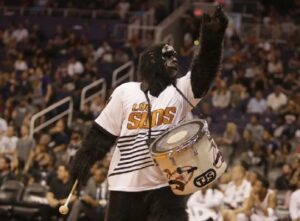 mascote suns racista odom