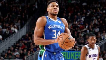 Giannis Antetokounmpo lances livres