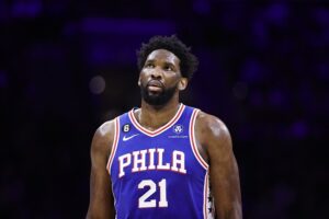 Joel Embiid troca 76ers