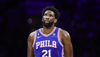 Joel Embiid troca 76ers
