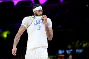 lesão Anthony Davis Lakers