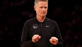 Steve Kerr manter autoridade