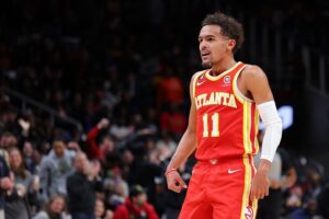 Trae Young Hawks troca