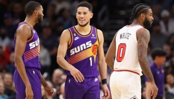 Booker 51 Suns Bulls