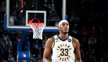 Lakers troca Myles Turner