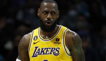 LeBron james troca Lakers