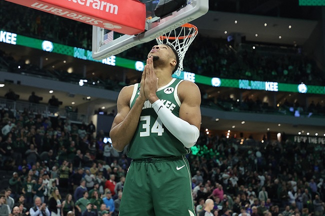 Giannis Antetokounmpo bucks wizards