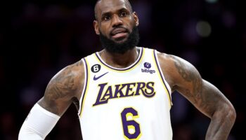 lebron james lakers erros