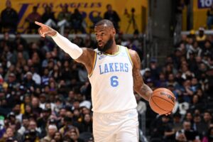 lebron james lesionado lakers