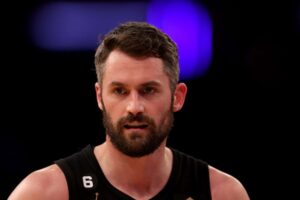 Kevin Love Allen Cavs