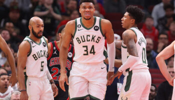 Giannis Antetokounmpo Bucks Bulls