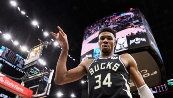 Giannis Antetokounmpo NBA sexo