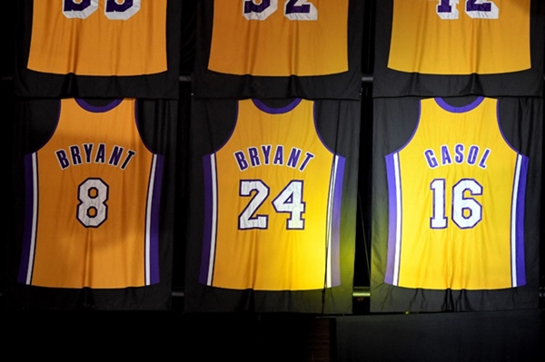Gasol camisa aposentada Lakers