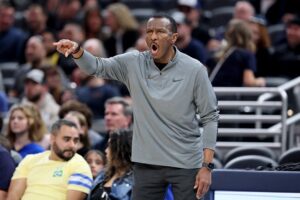 dwane casey técnico pistons