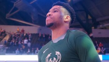 mvp nba giannis antetokounmpo