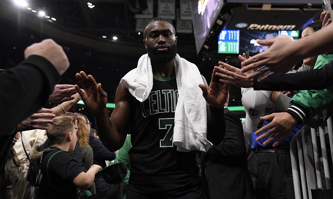 jaylen brown mão celtics