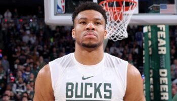 Knicks Bucks Giannis Antetokounmpo