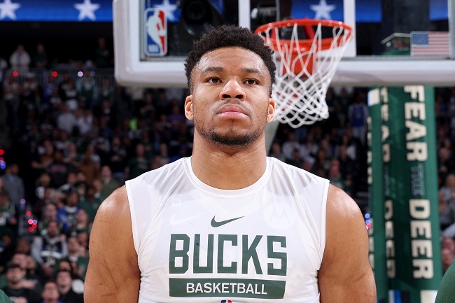 Knicks Bucks Giannis Antetokounmpo