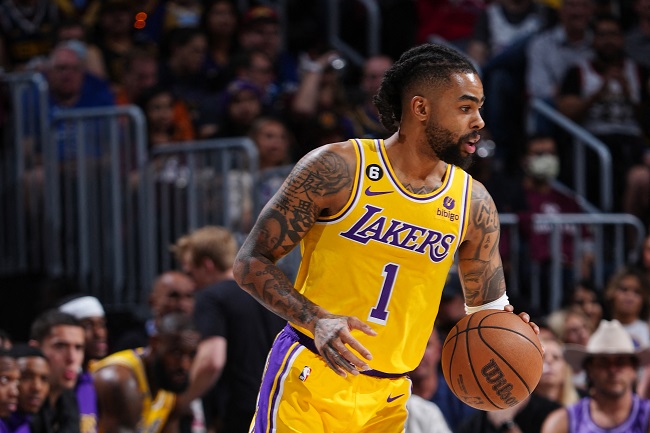 Lakers D'Angelo Russell reserva