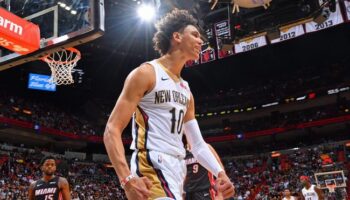 lakers pelicans pivô contrato