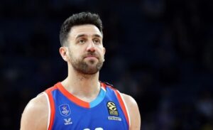 Vasilije Micic contrato Thunder