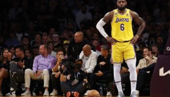 aposentadoria lakers lebron james