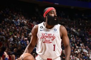 James Harden troca sixers