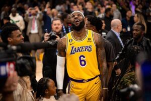 austin reaves lebron james