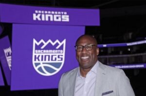 mike brown kings nba