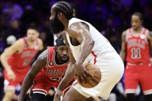 Pat Beverley James Harden