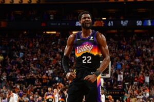 Deandre Ayton troca Blazers