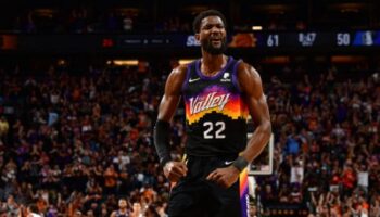 Deandre Ayton troca Blazers